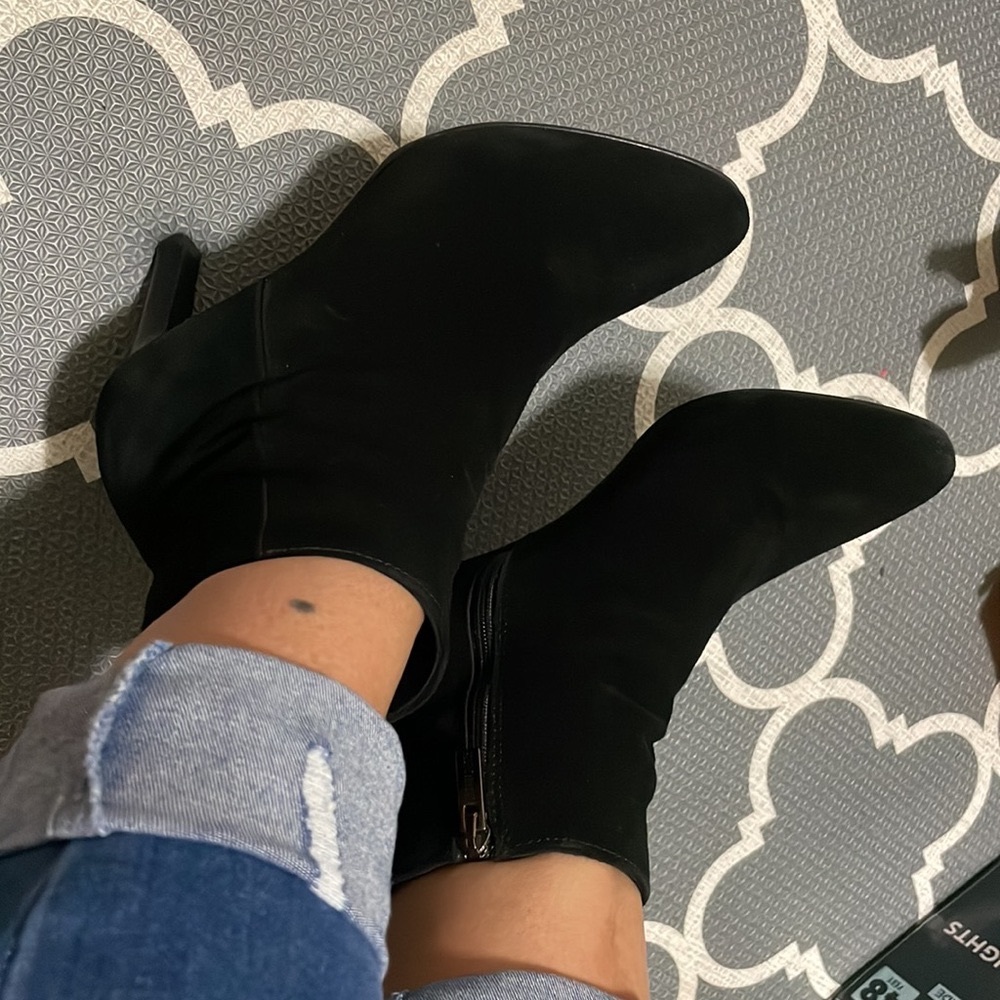 C La Canadienne
Size 6 Ankle Boots